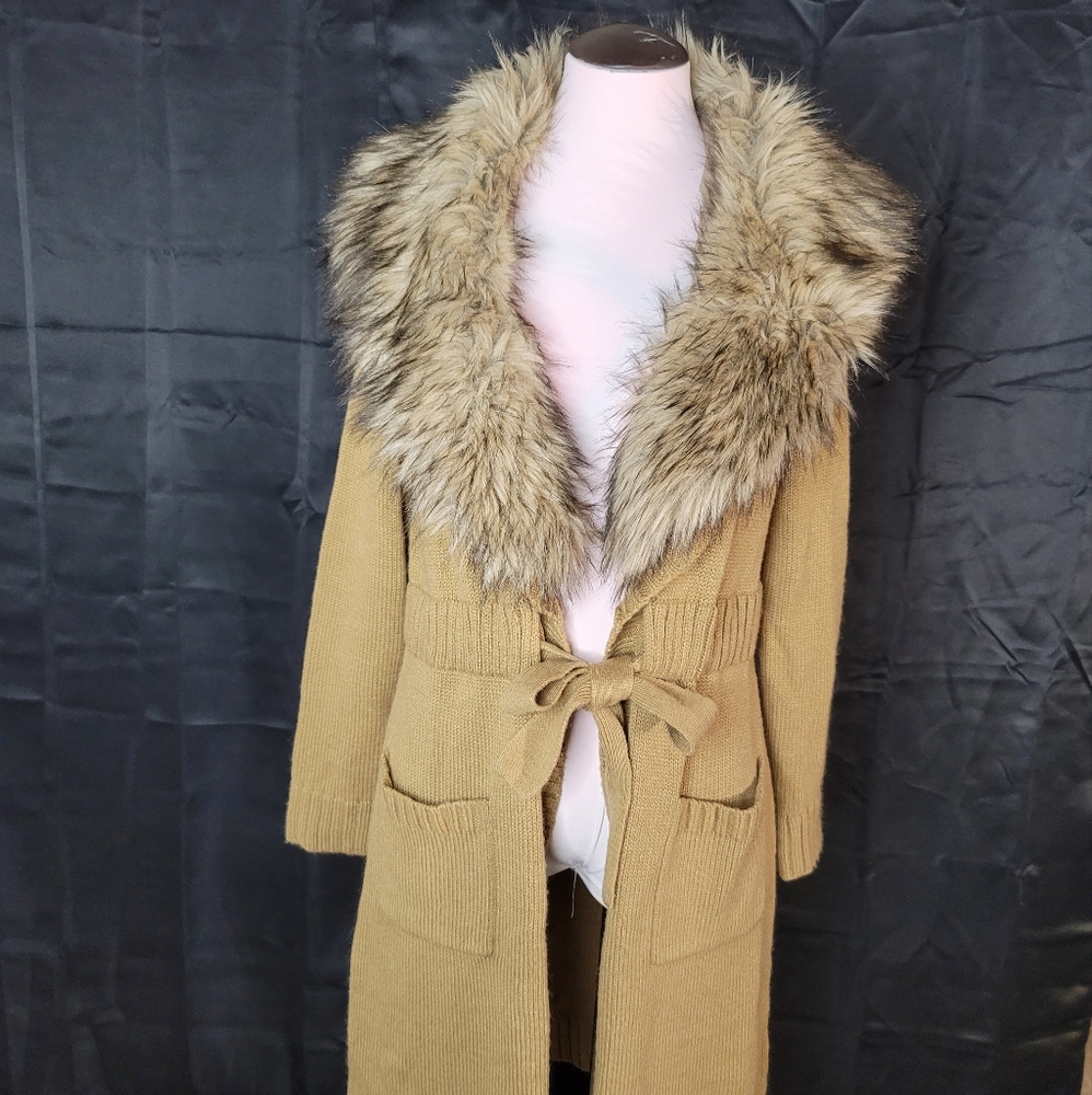 size M women's sweater with stole